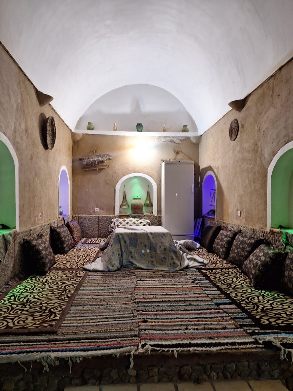 اجاره بومگردی سنتی در روستای عروسان خور- 15 متری مستر-اتاق 1