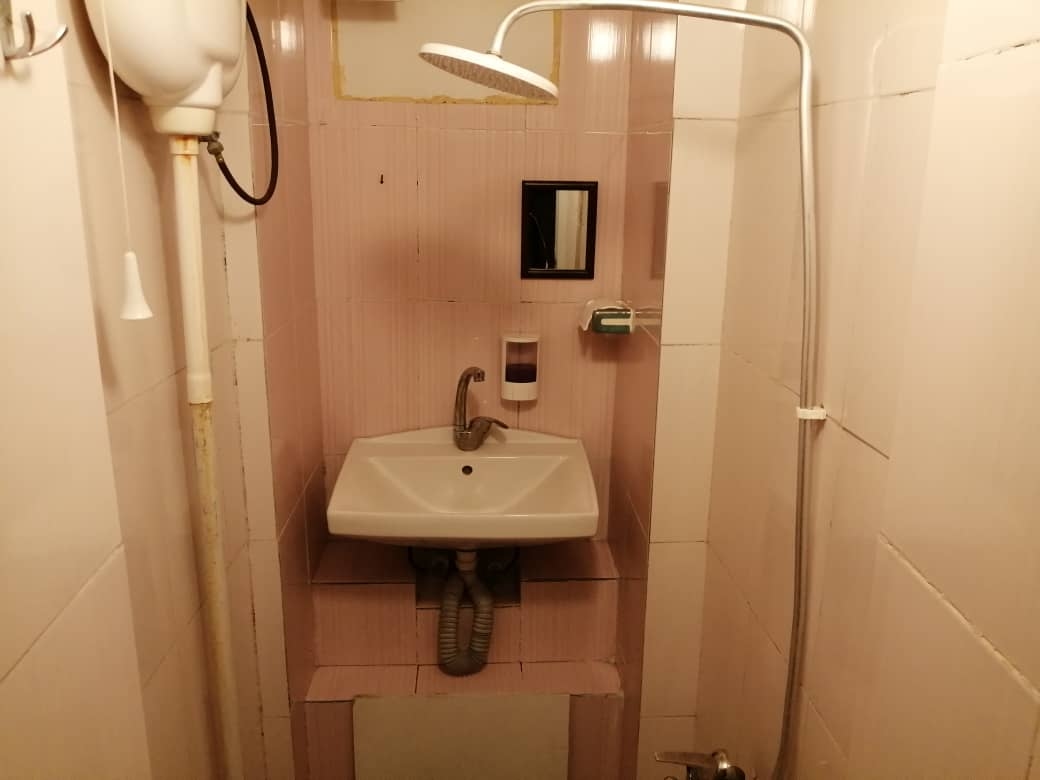 رزرو اتاق 4 تخته در فخررازی مرکز تهران - 26 متری طبقه ی اول