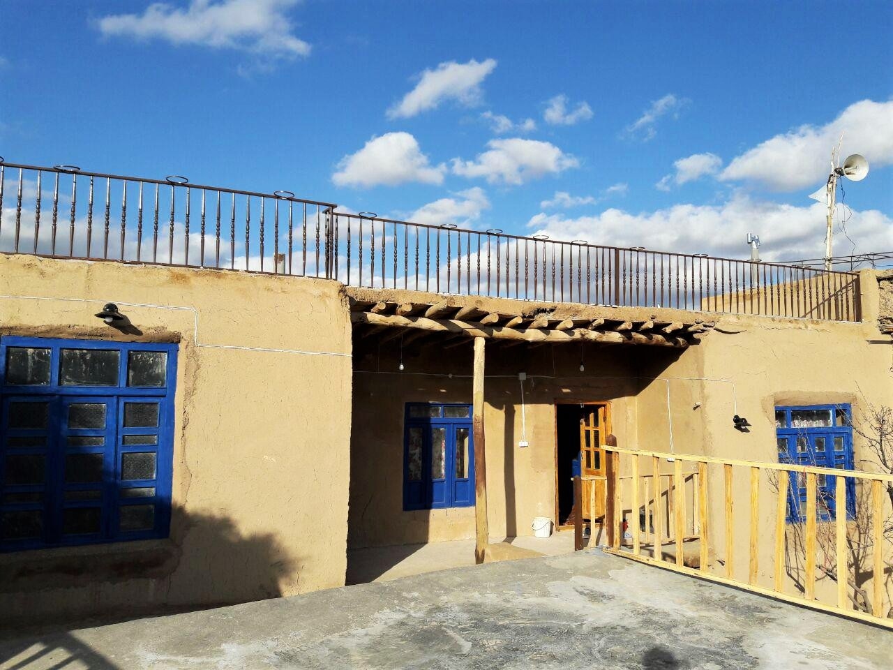 اجاره اتاق سنتی در روستای نامق کاشمر - حاجی بابا
