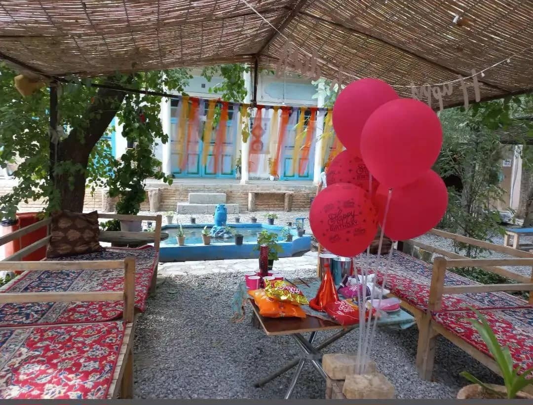 اجاره سوئیت سنتی در حسن حافظ گلپایگان - اتاق 1 خان نشین