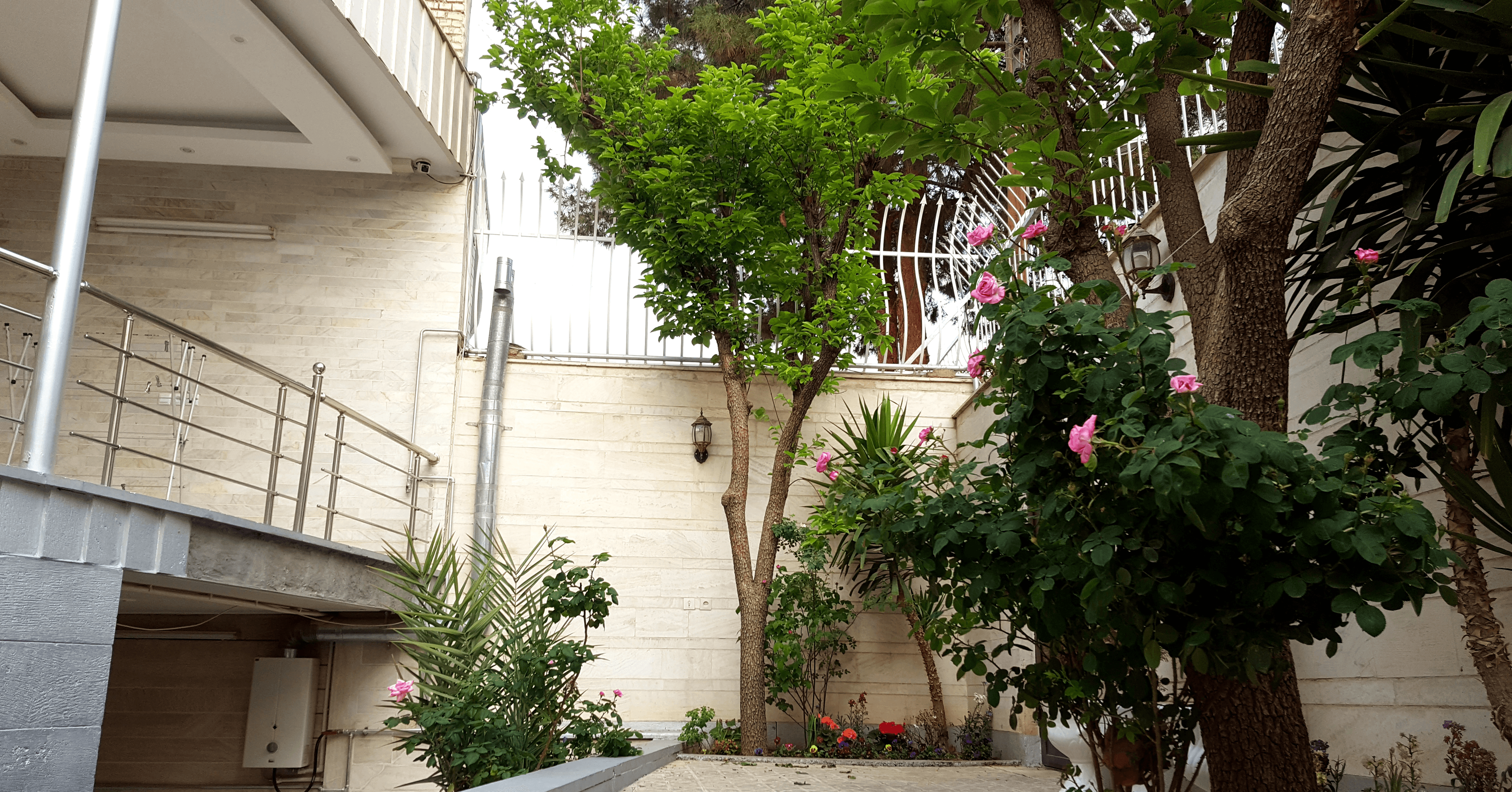 اجاره خانه  در میرداماد اصفهان-دوخوابه همکف