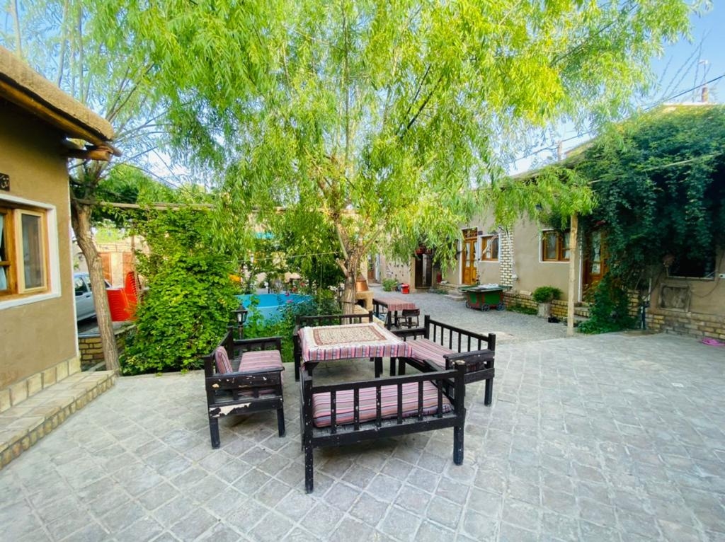 اجاره خانه سنتی در باغستان نطنز  - ماه رخ