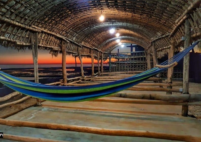 اجاره بومگردی ساحلی کف خواب در پارسیان