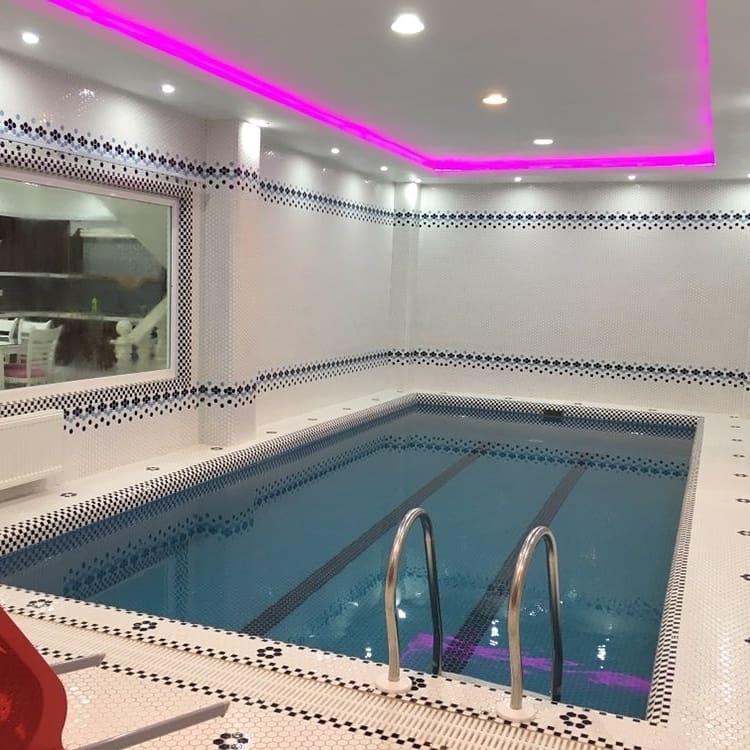 اجاره ویلا ساحلی سه خوابه  با استخر سرپوشیده در شالیزار متل قو