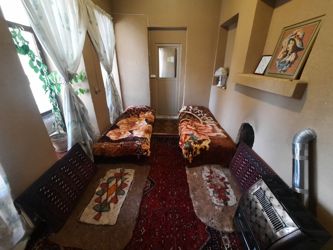 اجاره خانه سنتی در باقراباد _ اتاق عمو علی مستردار