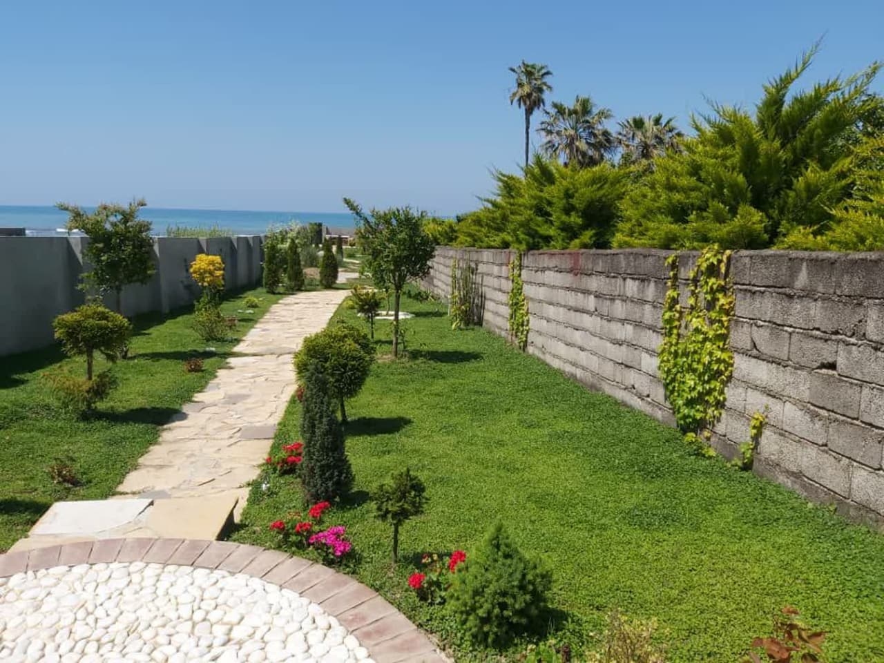 اجاره ویلا ساحلی دوبلکس در رستم رود نور - عروس دریا