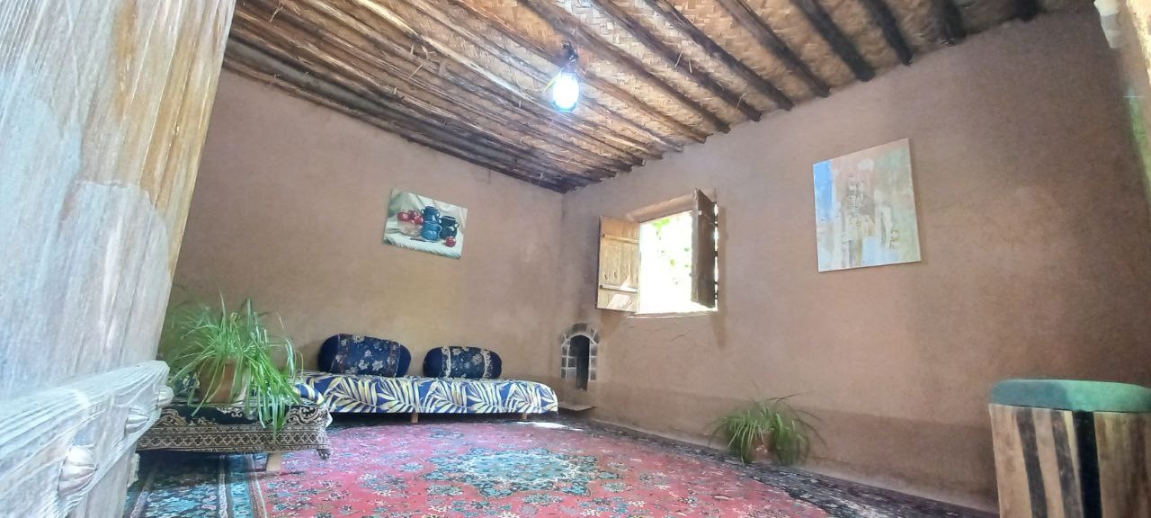 رزرو کلبه کاهگلی سنتی در پسکوهک شیراز