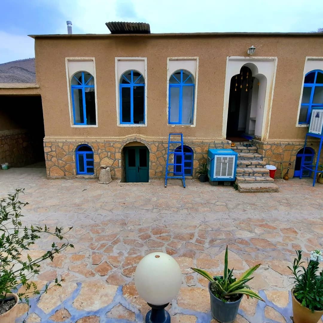 اقامتگاه بومگردی در روستای بادنجان جهرم- آفتاب