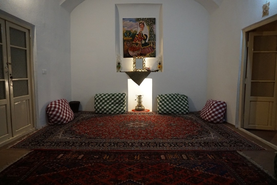 اجاره اتاق سنتی در کمال الملک کاشان - سرداب