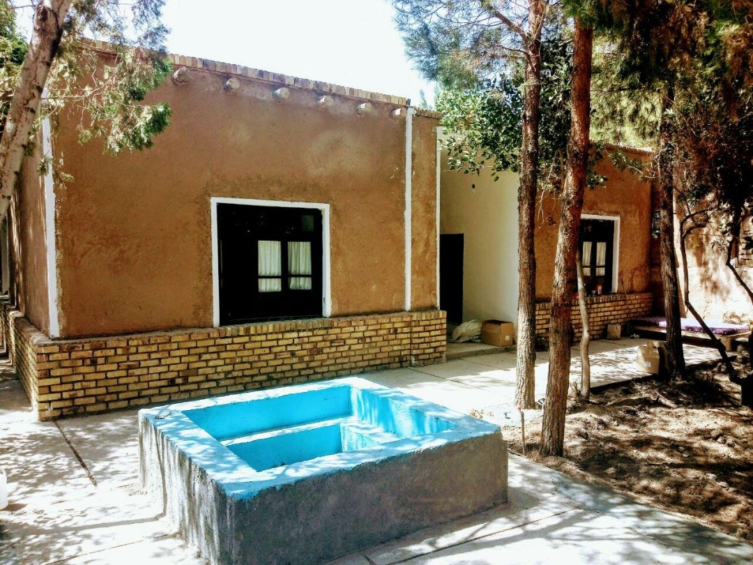 اجاره اقامتگاه بومگردی و اتاق سنتی تمیز در سمنان