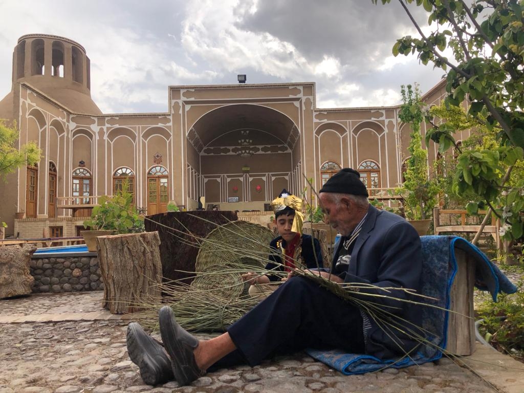 اجاره اقامتگاه بوم گردی سنتی در مهریز مزویرآباد | جهانگرد 5 چهارتخته