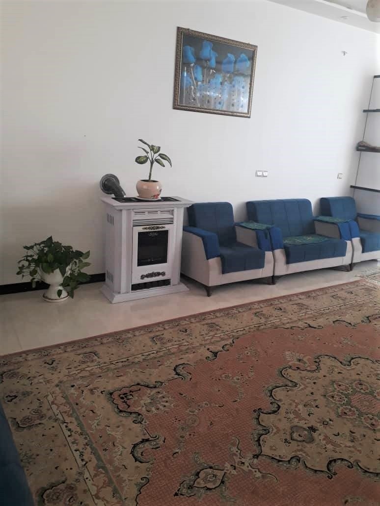 اجاره منزل  ویلایی در بلوار ایران صدرا -یک خوابه طبقه دوم70 متری