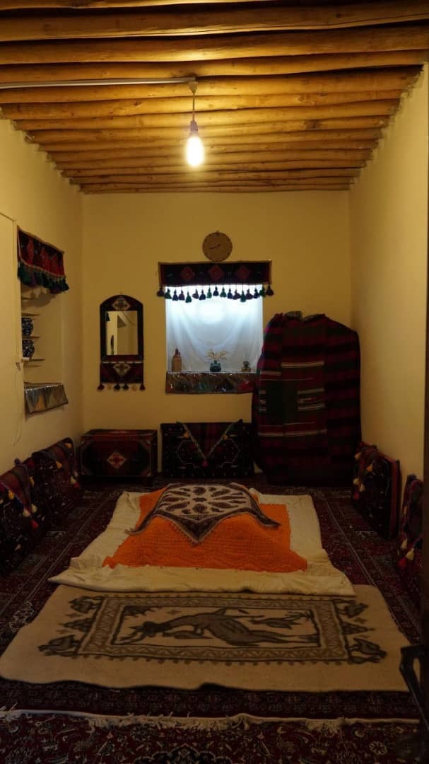 اجاره اقامتگاه بومگردی سنتی در کرند غرب - خوش نشین