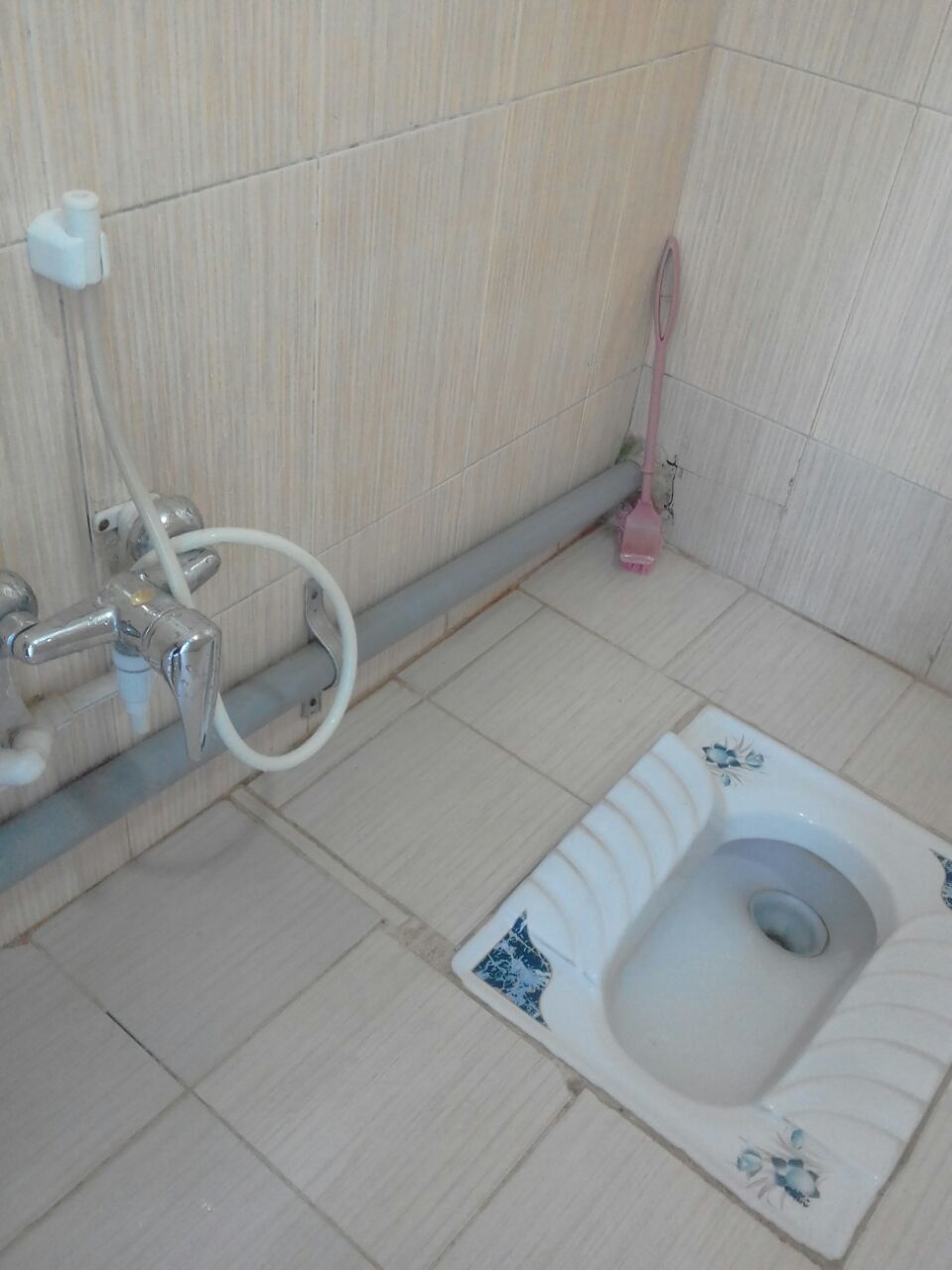 اجاره سوئیت و خانه مبله در تخت سلیمان تکاب