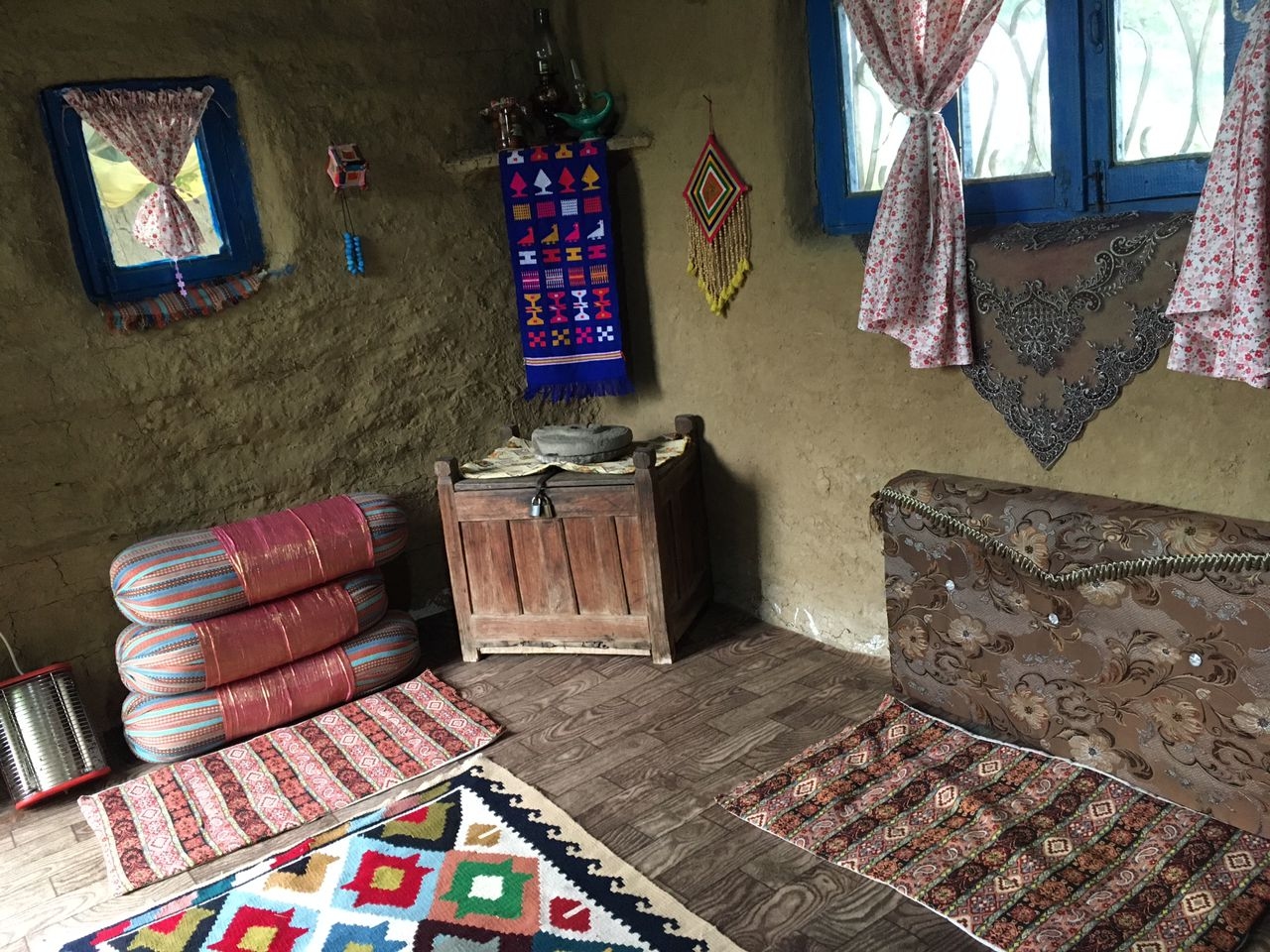 اجاره اتاق سنتی در روستای مرزخه شفت 