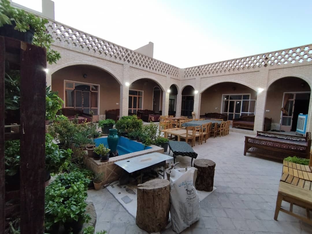اجاره اتاق سنتی در ورزنه - اتاق یک