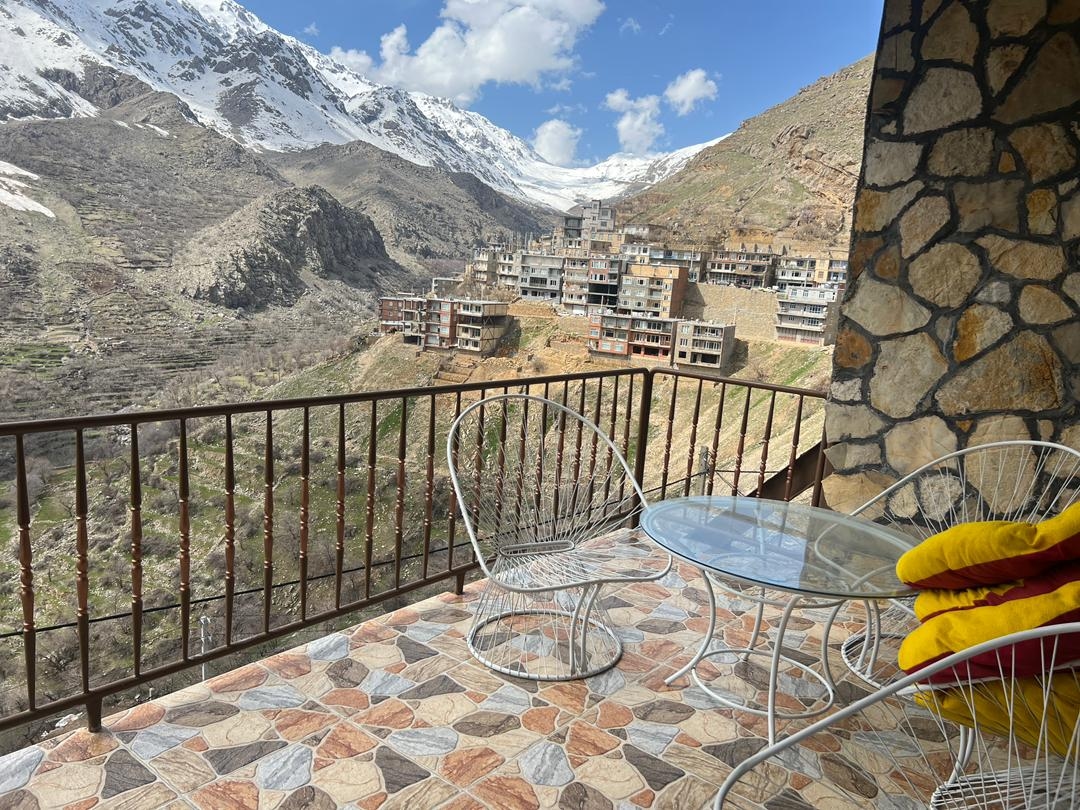 اجاره آپارتمان دوبلکس در اورمان تخت - کردستان180 متری طبقه ی دوم