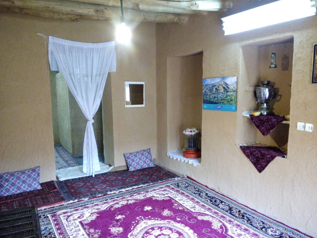 اجاره اتاق سنتی در روئین اسفراین - دژ 2