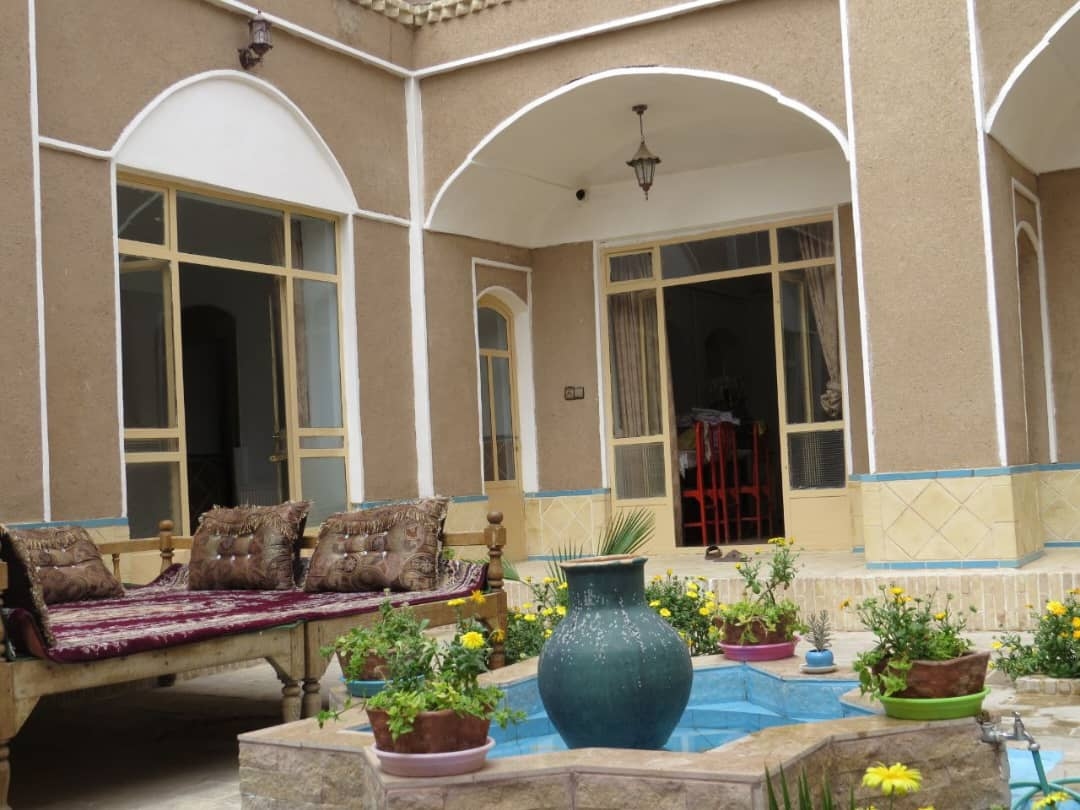 اجاره اتاق بومگردی دوتخته در بهشتی ورزنه-اتاق یک