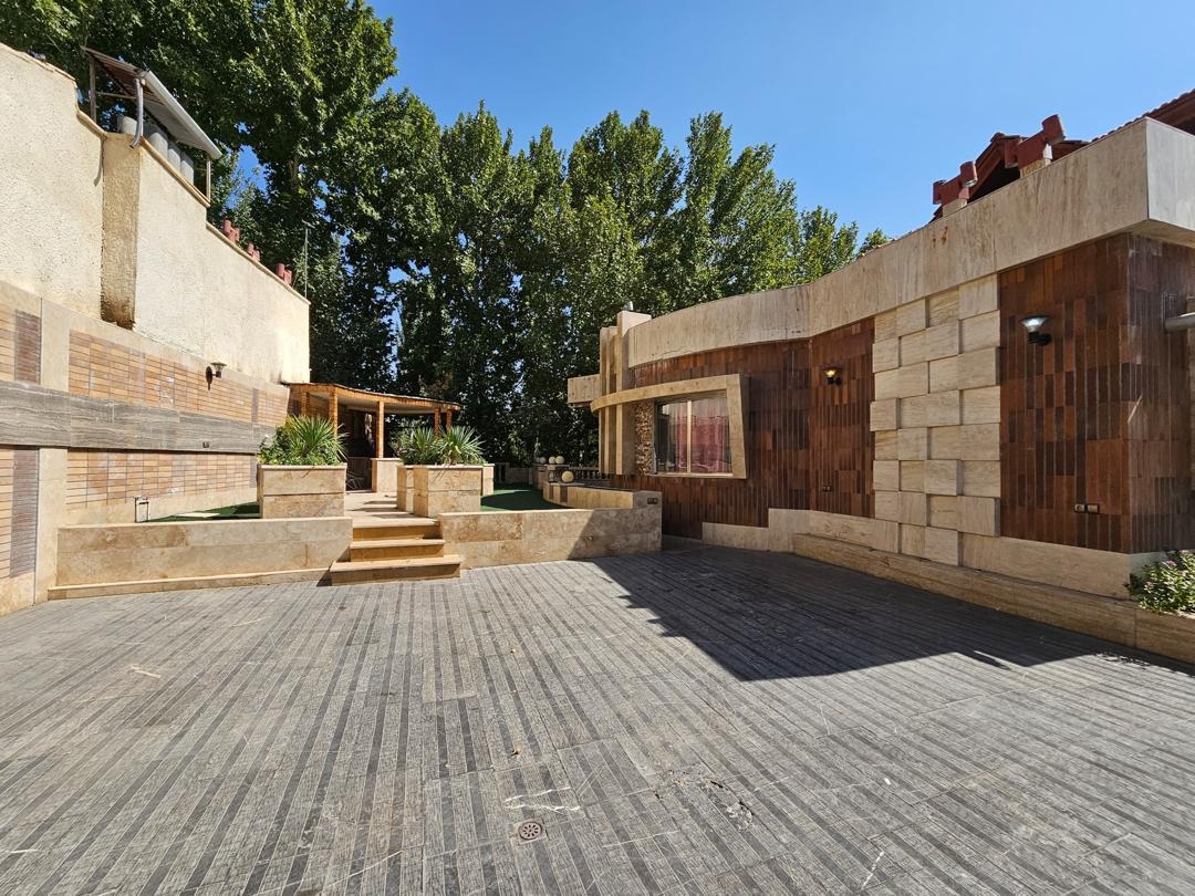 اجاره ویلا باغ با استخر سرپوشیده آبگرم در باغبهادران - نزدیک رودخانه