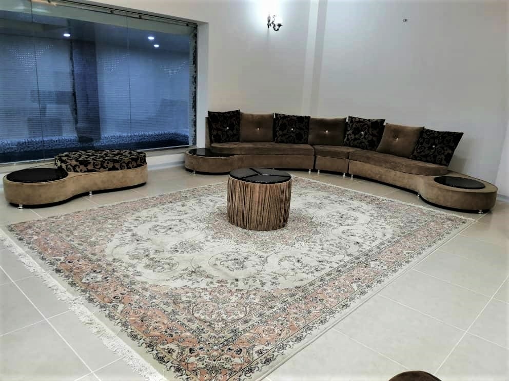 اجاره باغ ویلا با استخرسرپوشیده در گویم - شیراز