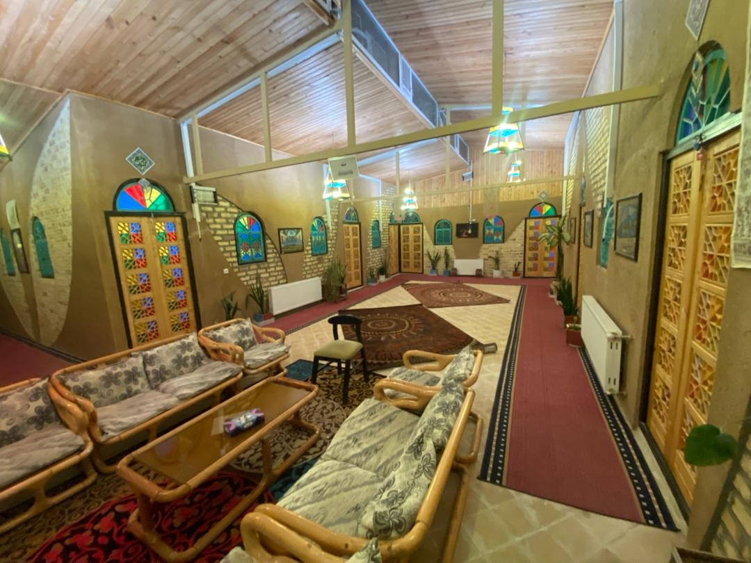 اجاره اقامتگاه بومگردی پنج تخته در قلعه نو اراک - افتاب