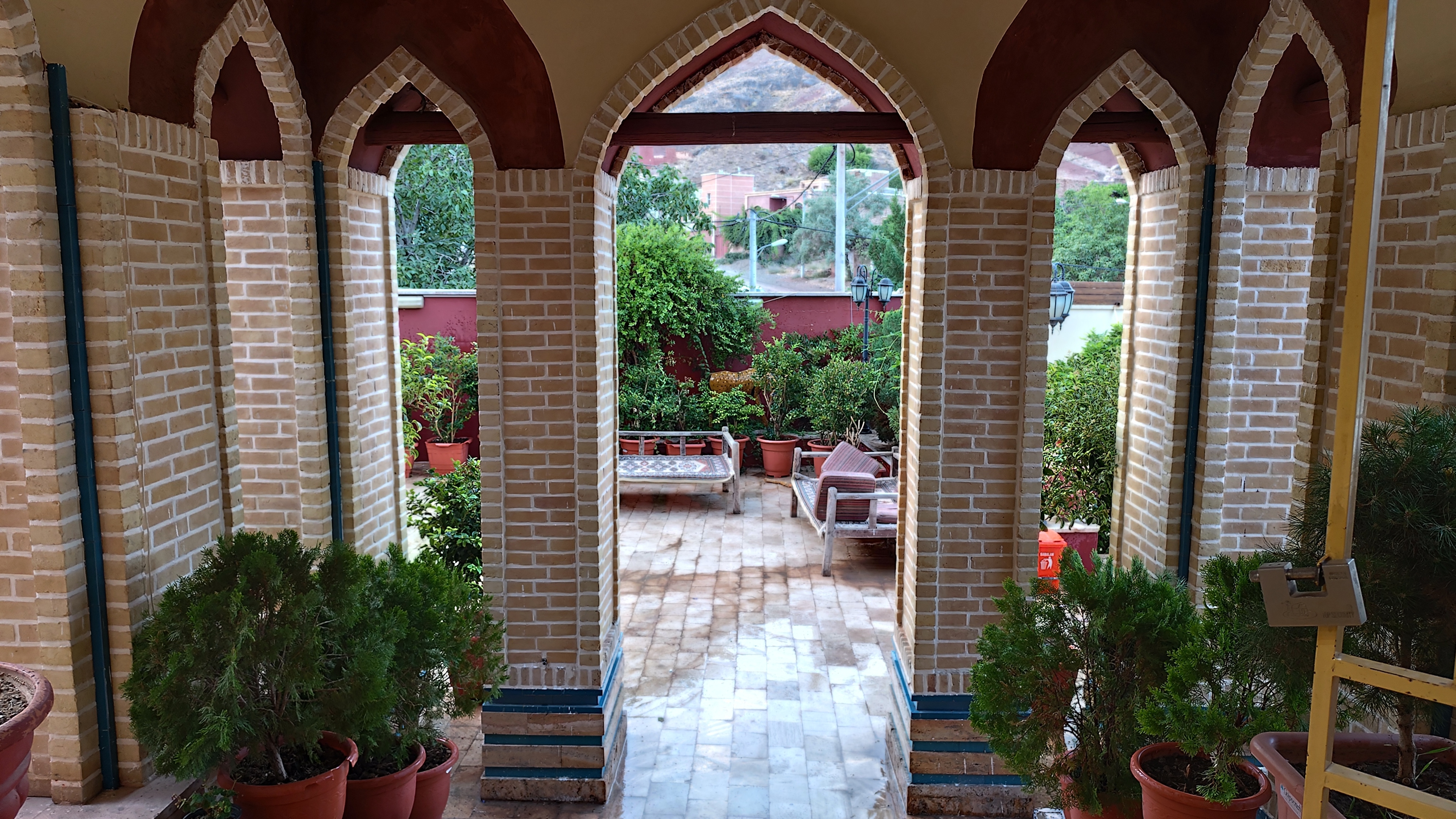 اجاره هتل آپارتمان در ابیانه نطنز - 4تخت