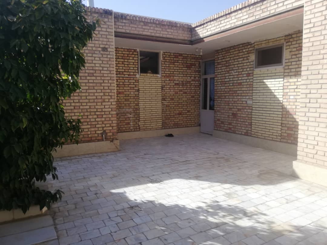 اجاره منزل ویلایی در طالقانی طبس - حیاط دار مبله