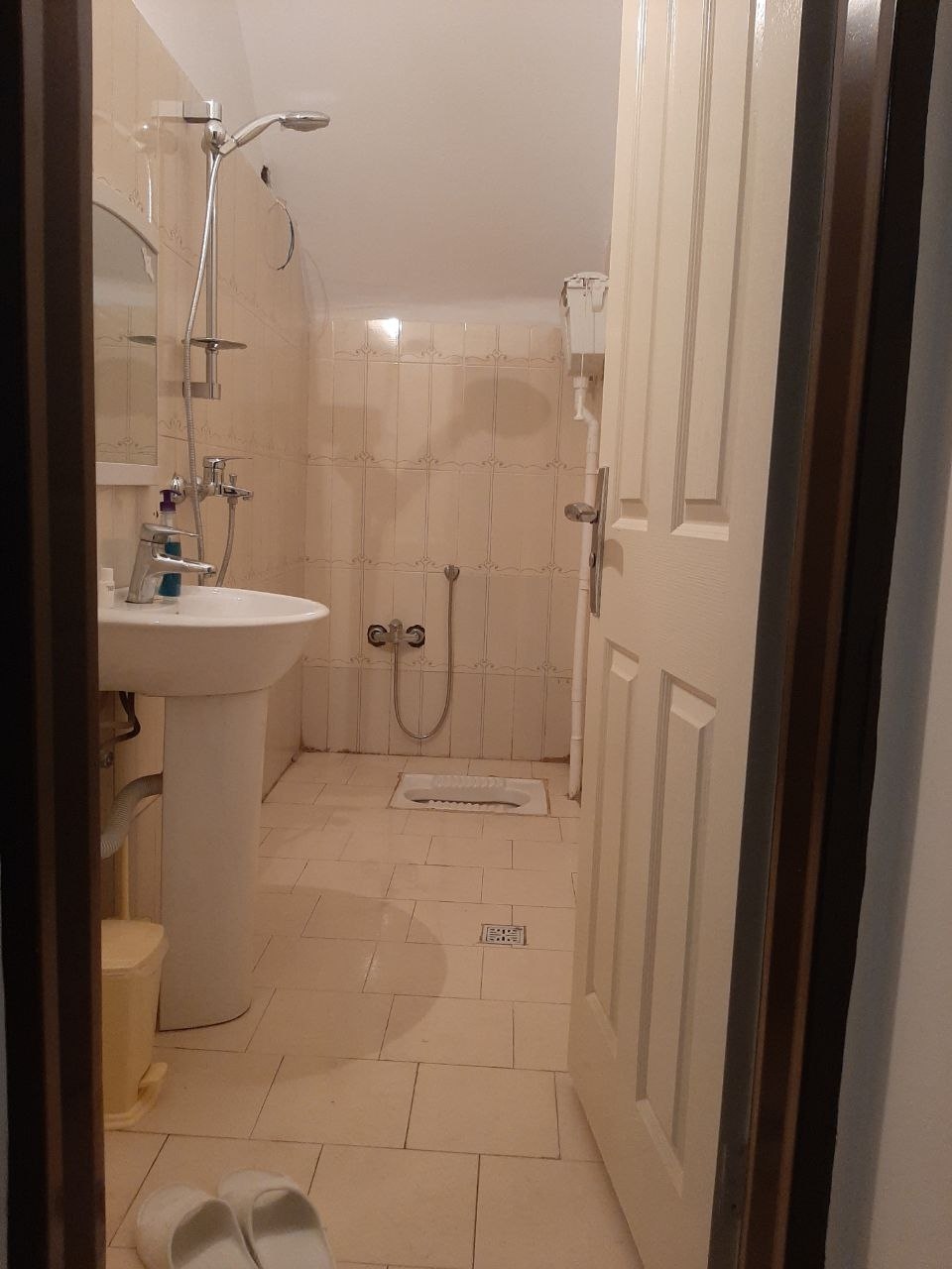 اجاره آپارتمان مبله  یک خوابه در جمهوری - مرکز شهر تهران همکف