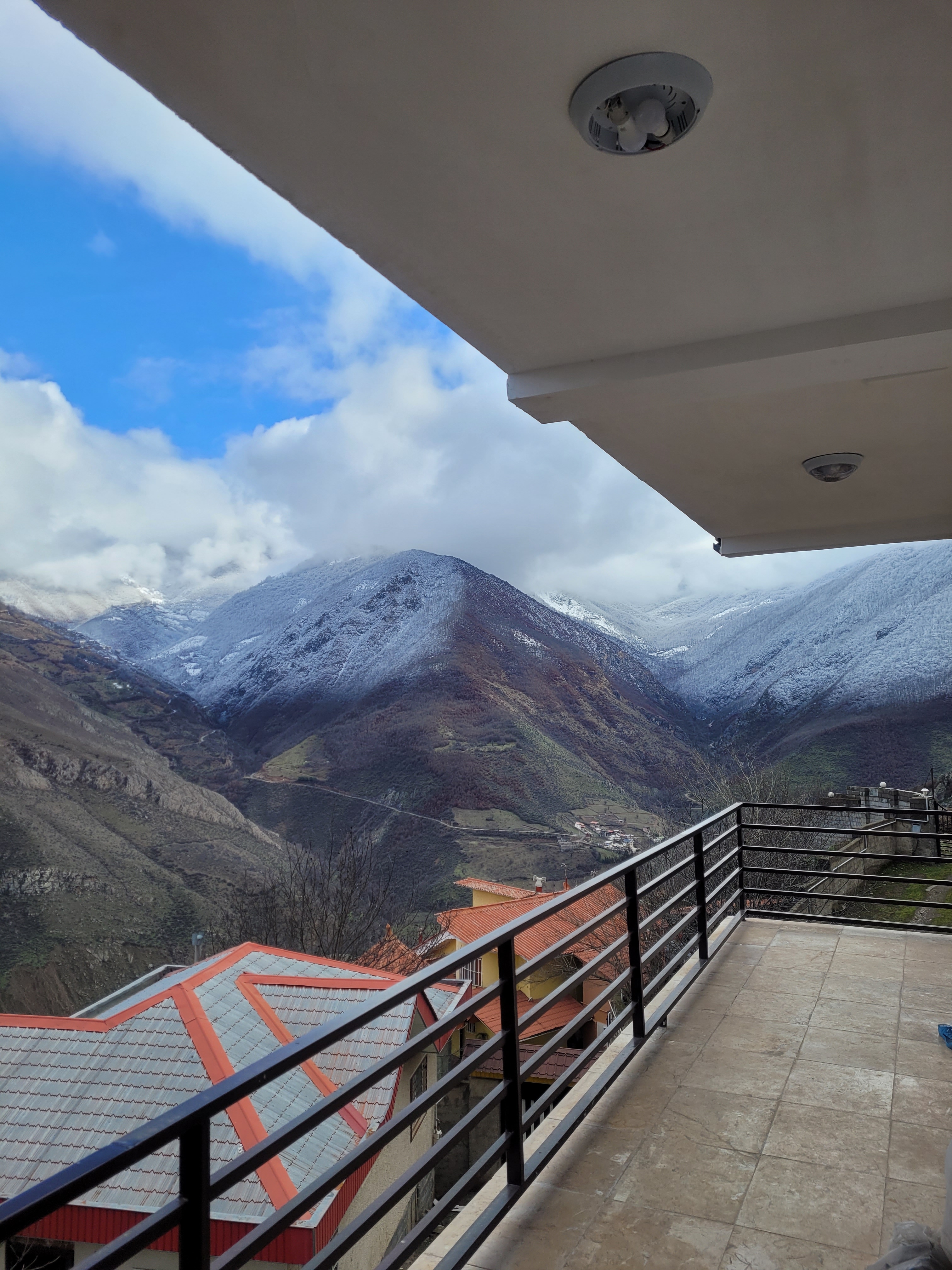 اجاره ویلا جنگلی دوخواب در روستای طویر مرزن آباد