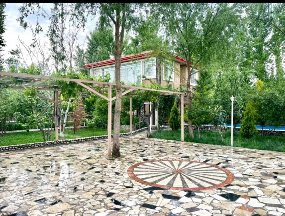 اجاره ویلا دوخوابه با استخر روباز وشمندجان باغبهادران-طبقه ی اول