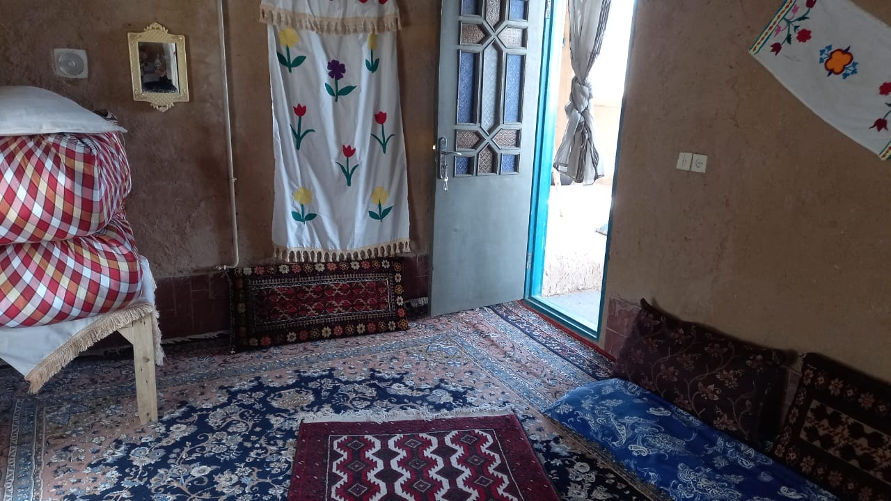 اجاره اتاق سنتی در روستا ارزنه - باخرز