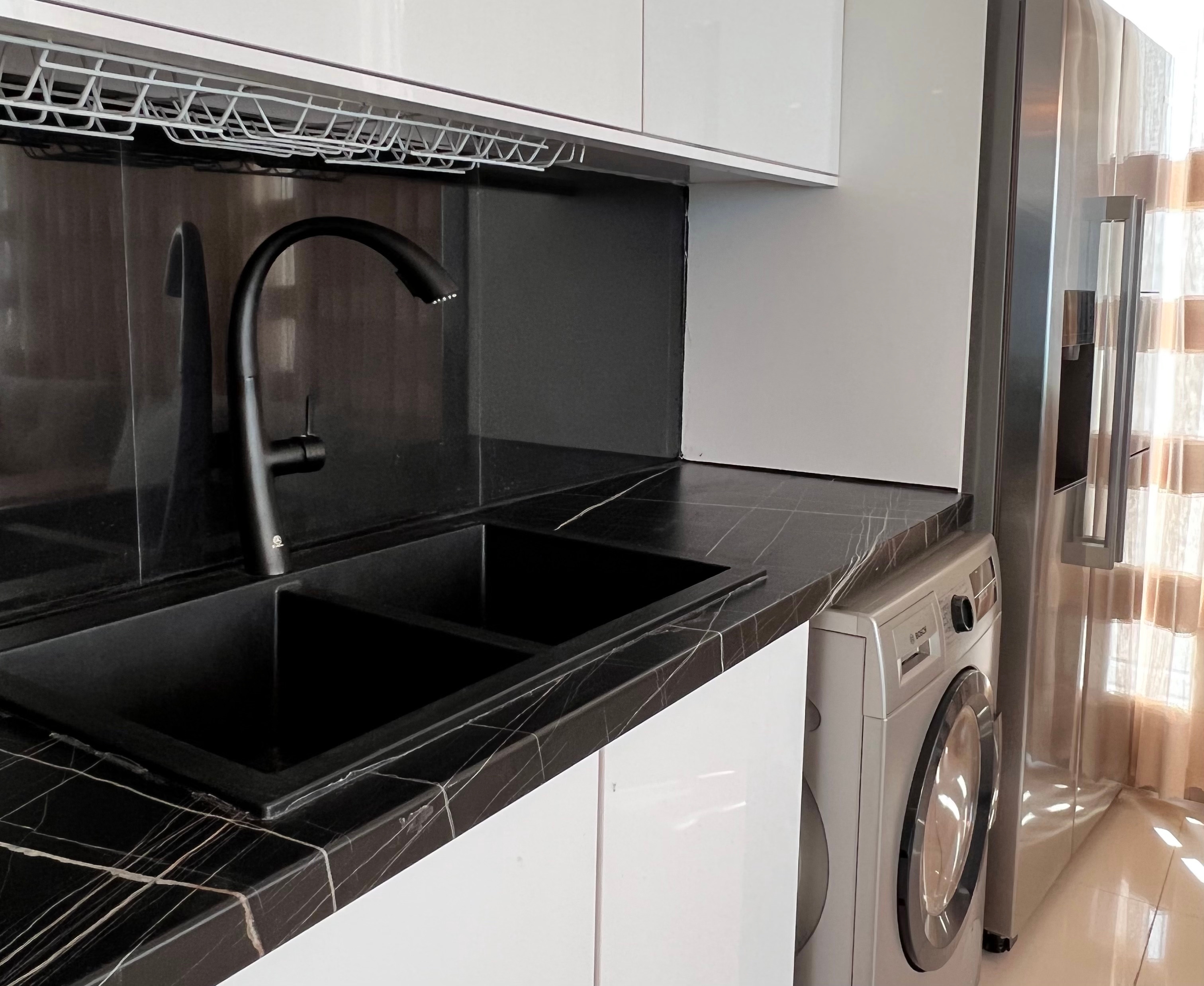 آپارتمان مبله در شهر افتاب کیش با ویو دریا