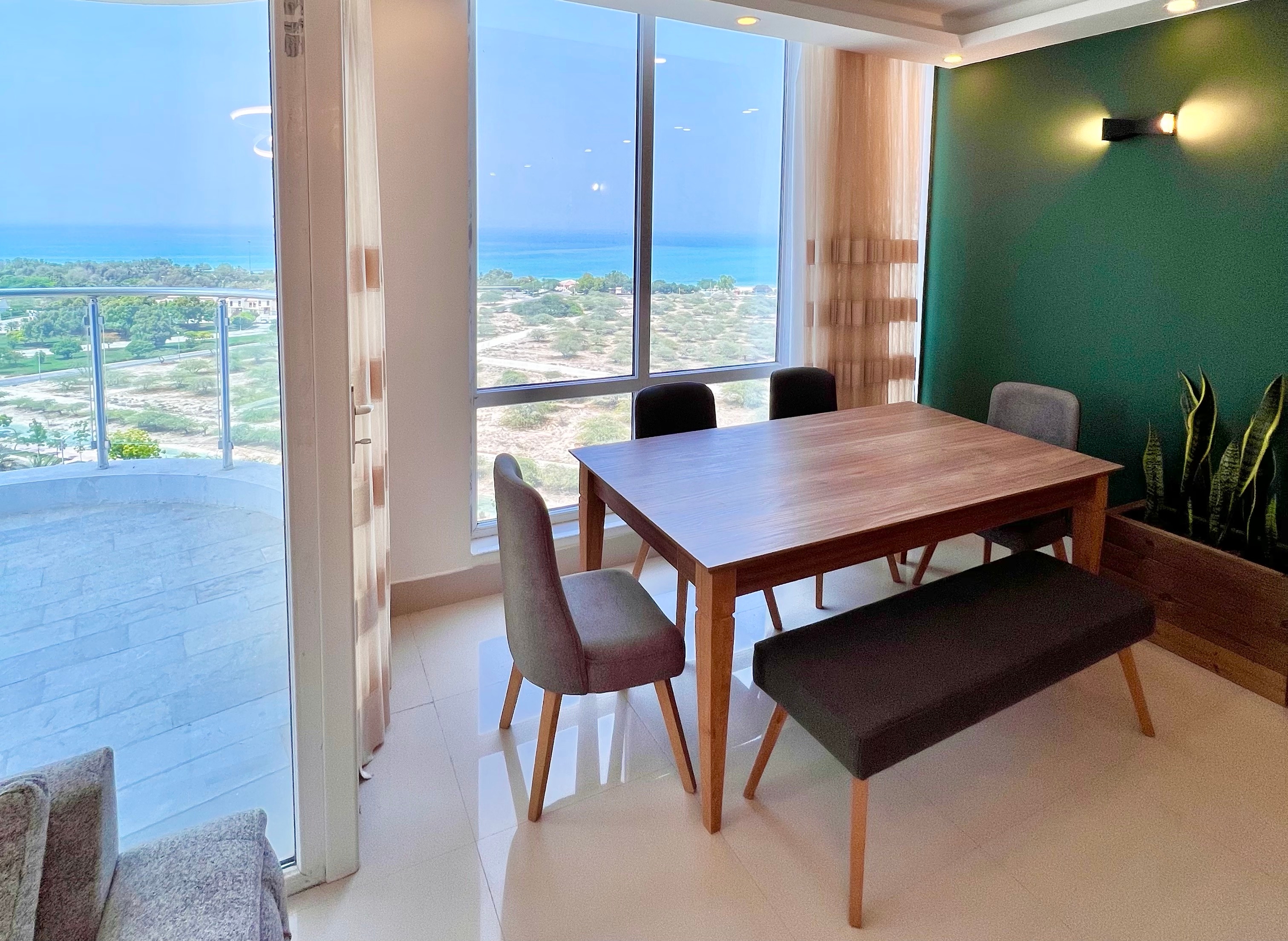 آپارتمان مبله در شهر افتاب کیش با ویو دریا