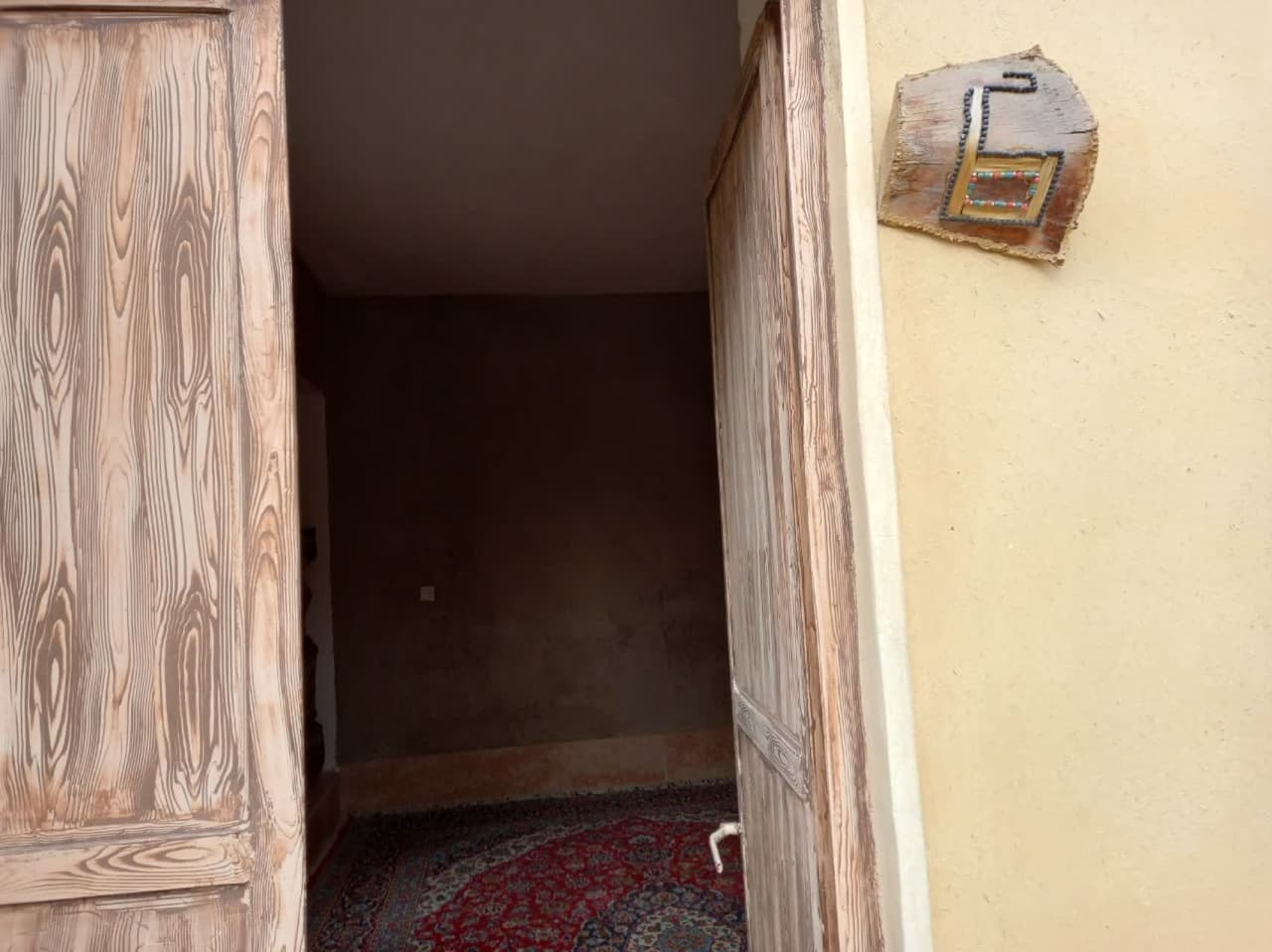اجاره اتاق سنتی در آبگرم خورو بیابانک - اتاق 5