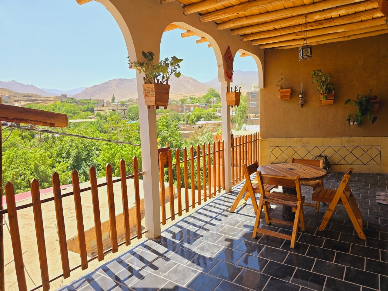 اجاره منزل کوهستانی در برزک - خانه بهشت