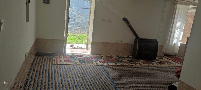 اجاره خانه سنتی با ویو رو به کوه 40 متری در اورامان تخت