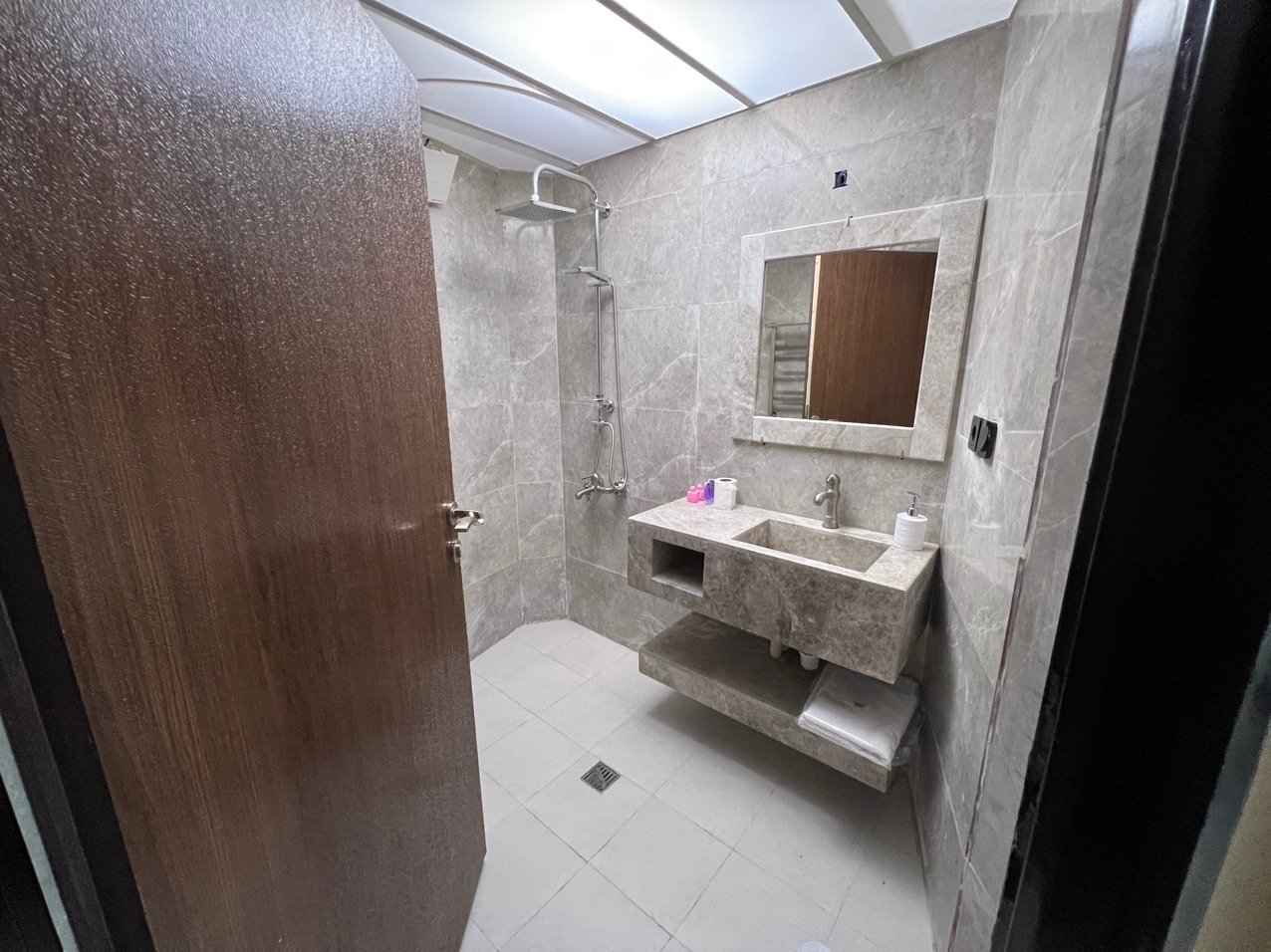 اجاره هتل نزدیک ساحل در عباس آباد - دو خواب