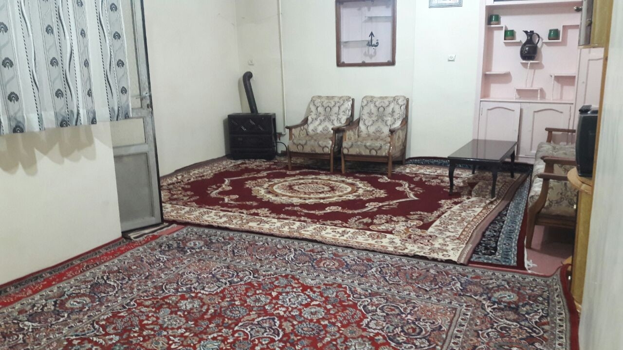 اجاره منزل مبله یک خوابه در مدرس همدان -طبقه همکف