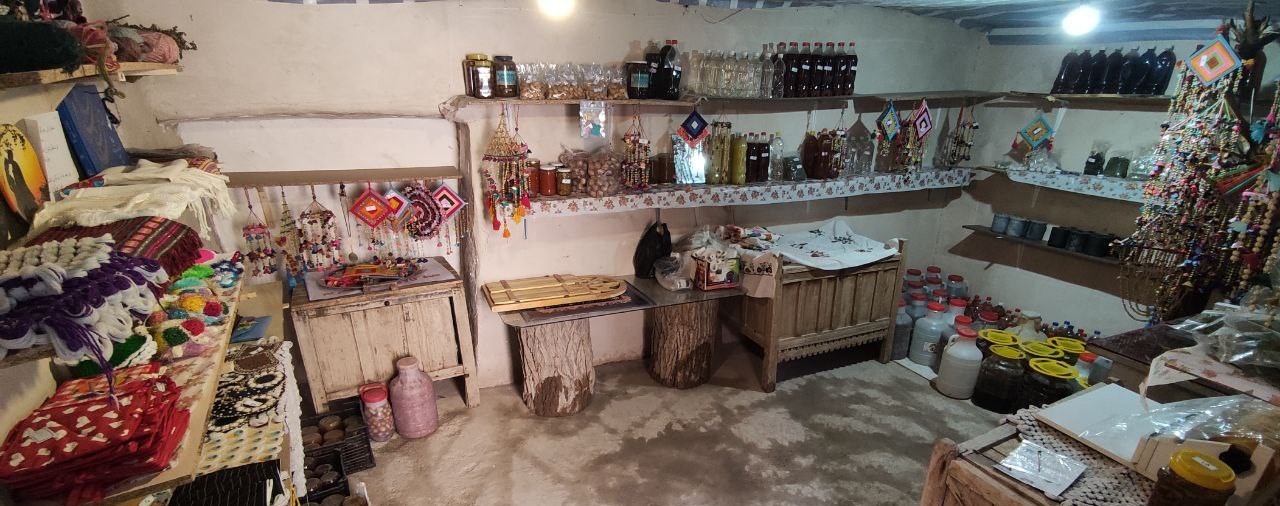 اجاره اتاق سنتی در ریوش کاشمر - 25متر