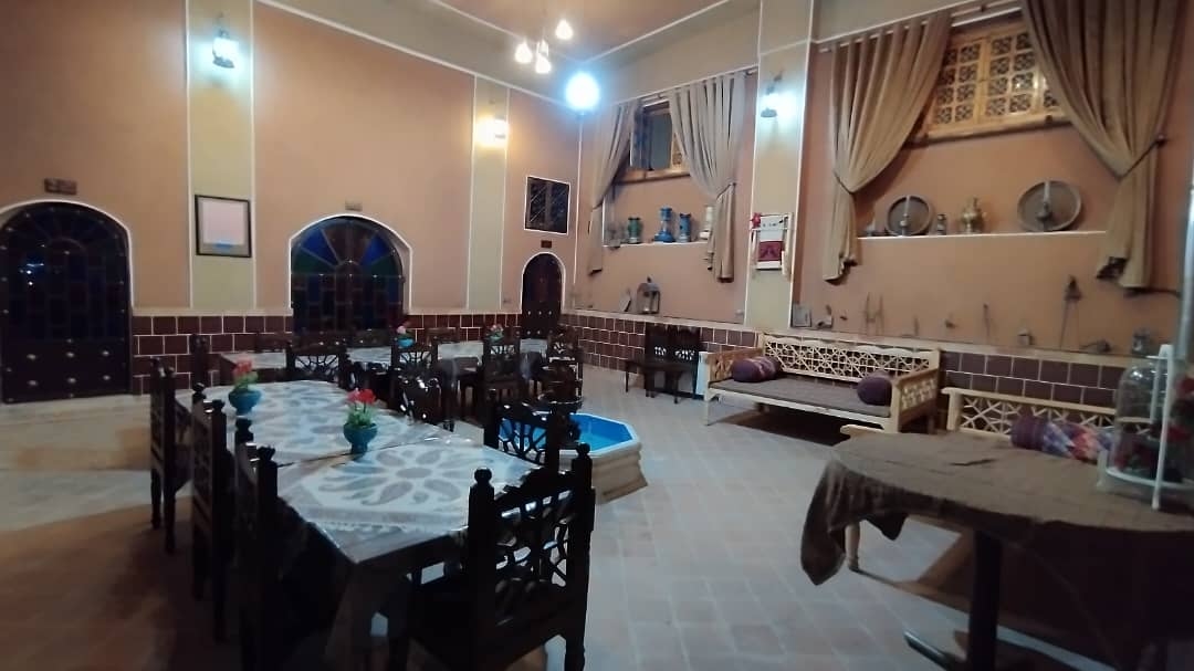 اجاره اتاق بوم گردی در نراق مرکزی - 3