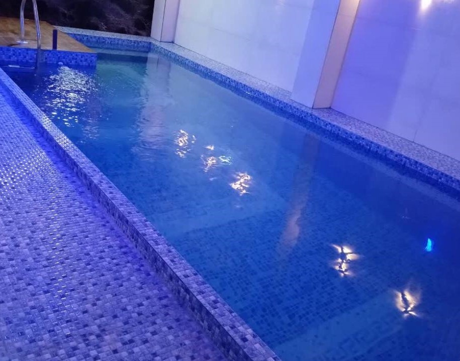 اجاره ویلا استخر سرپوشیده آبگرم در صادق آباد