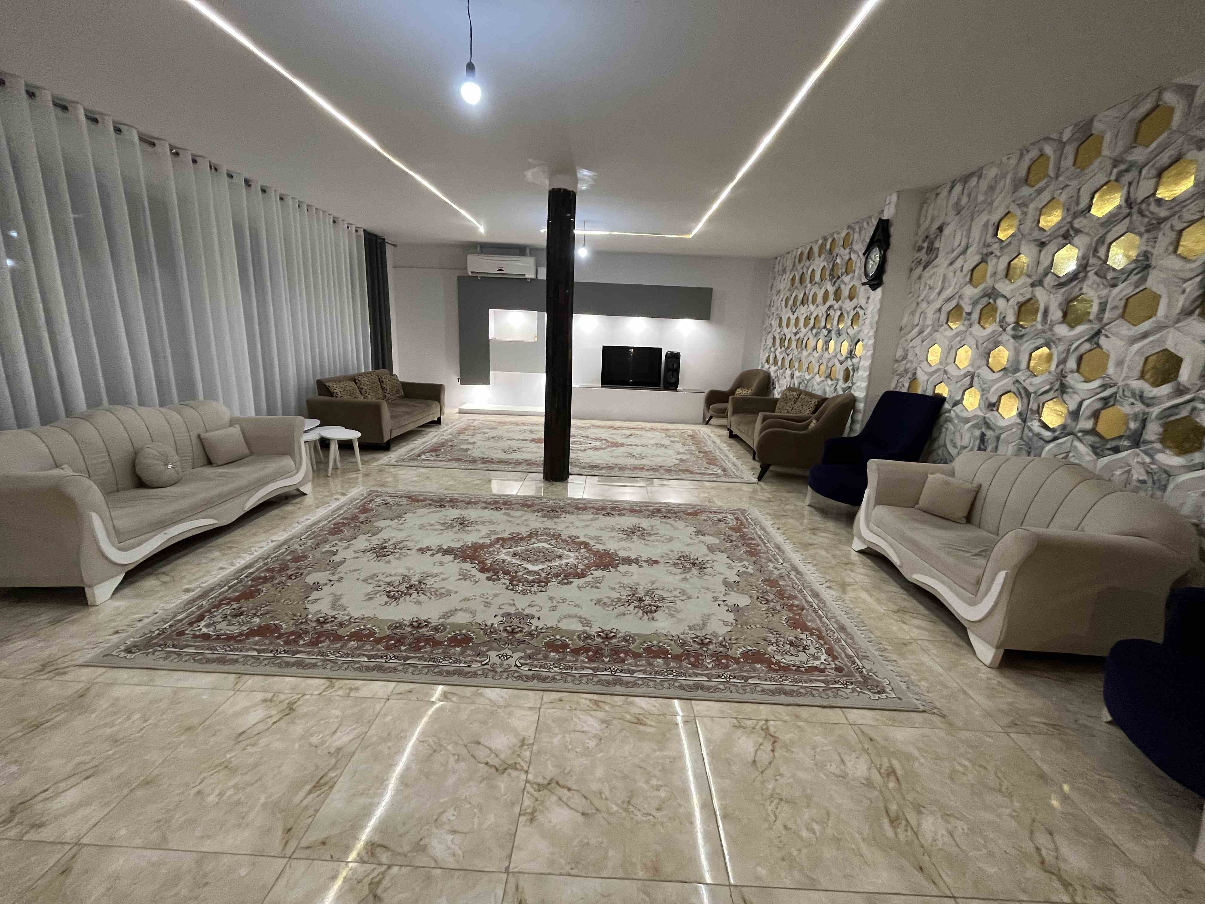 اجاره ویلا با استخرروباز آبگرم در چهارباغ
