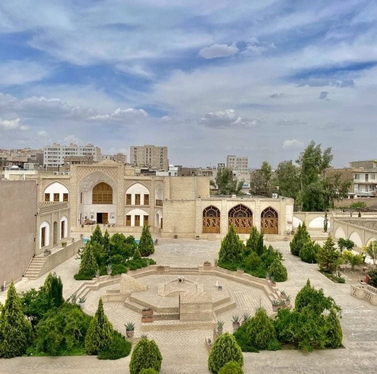 اجاره بوتیک هتل سنتی پنج تخته - فرخنده