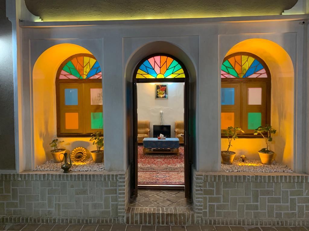 اجاره بومگردی در میدان آزادی - 5