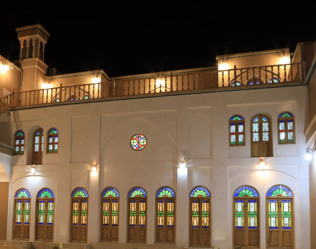 اجاره اقامتگاه در خیابان فاضل نراقی کاشان - دوتخته کوچک