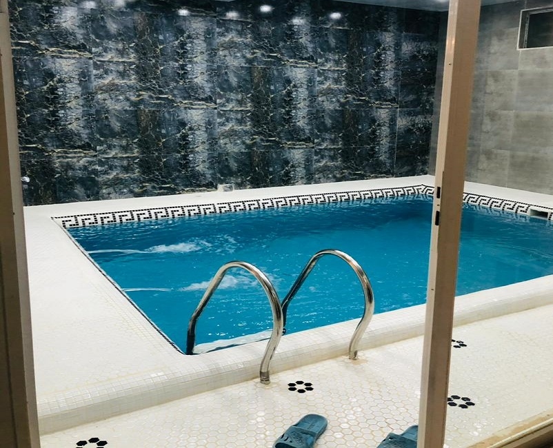 اجاره ویلا دو خوابه 120 متری  با استخر آبگرم در ساحل آرام