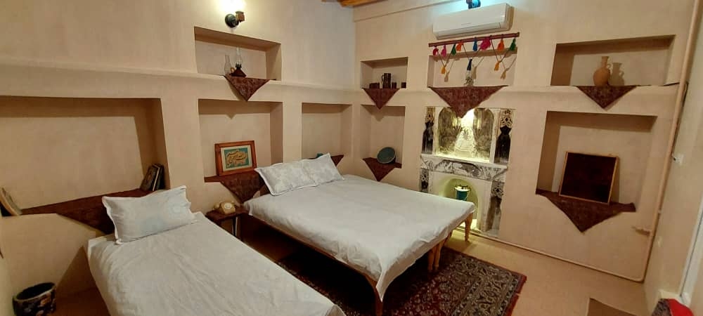 اجاره اتاق بومگردی در نطنز - شومینه