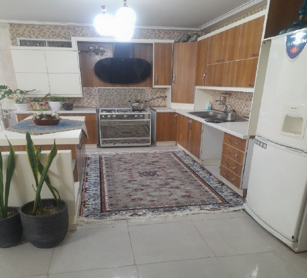 اجاره منزل مبله تمیز در صنعت کاشان - دوخوابه 120 متری