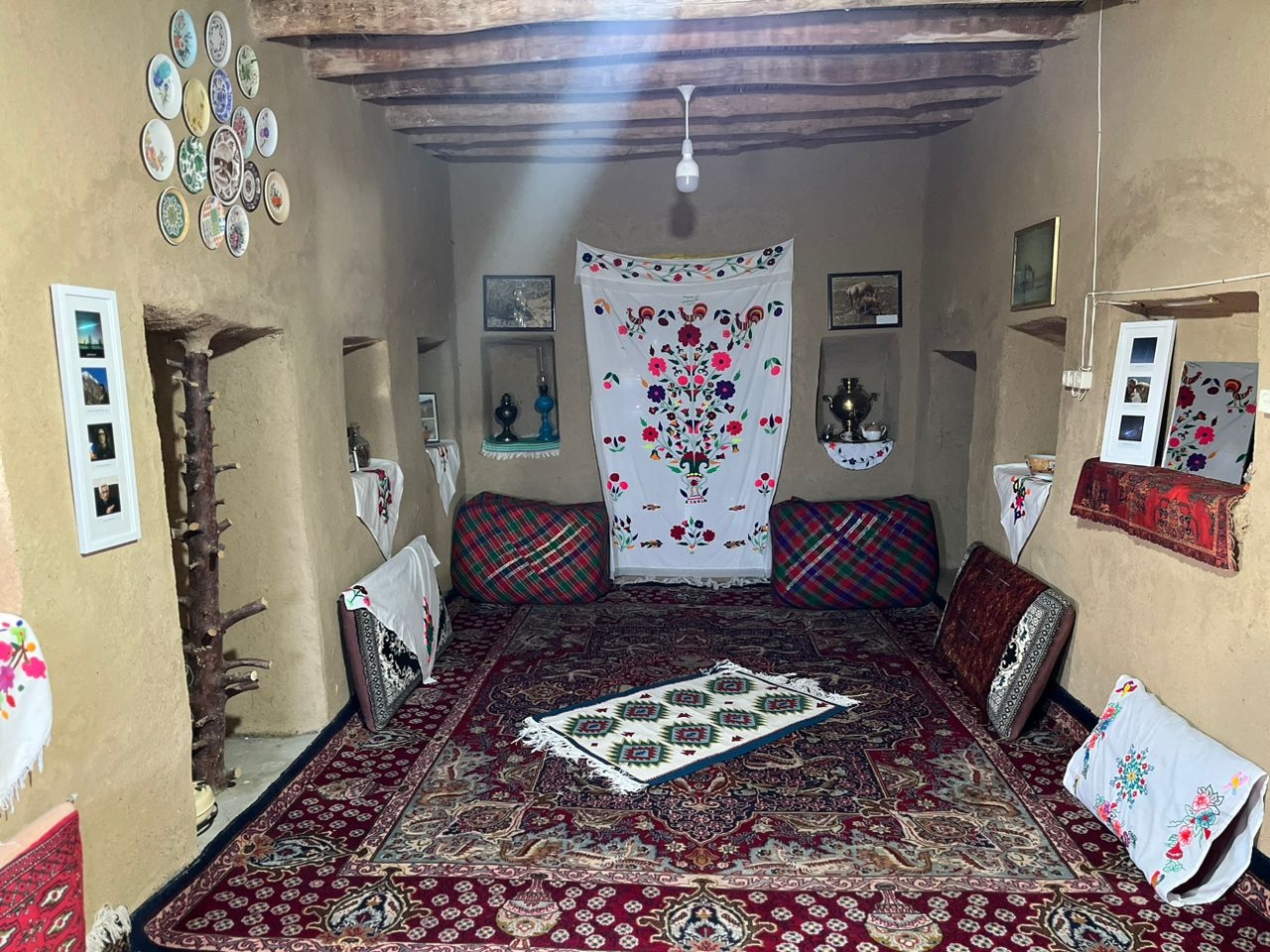 اجاره خانه سنتی در بیارجمند سمنان - اتاق کهن